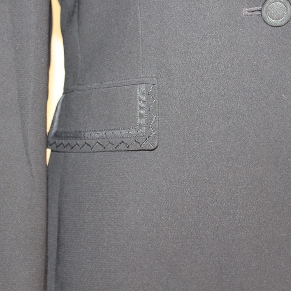 Tahari, one button black blazer size 8.       G - Picture 6 of 7